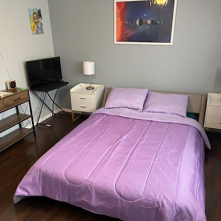 Shared Space With Private Room In Beautiful Lakefront Apartment 联邦路 外观 照片