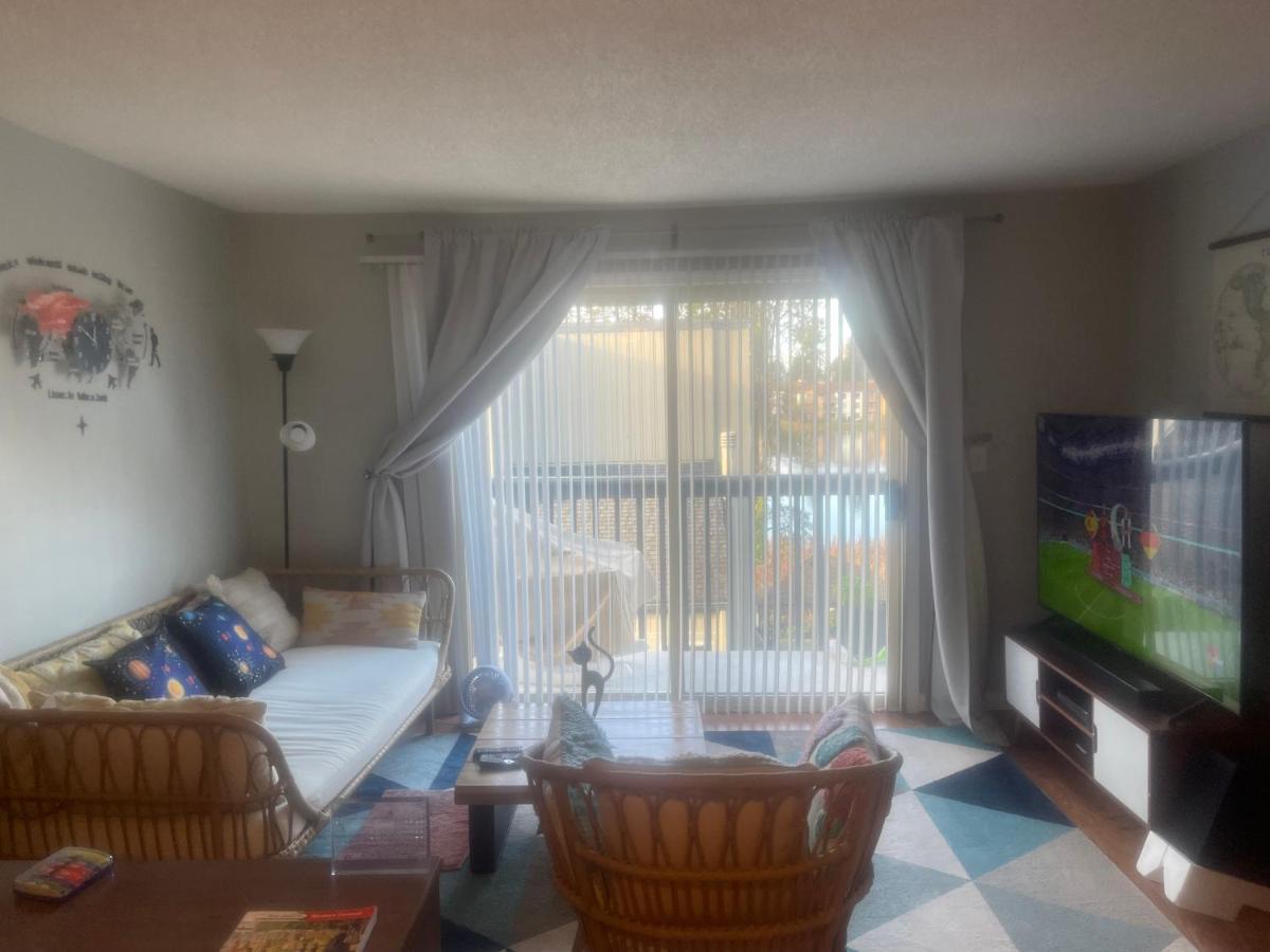 Shared Space With Private Room In Beautiful Lakefront Apartment 联邦路 外观 照片