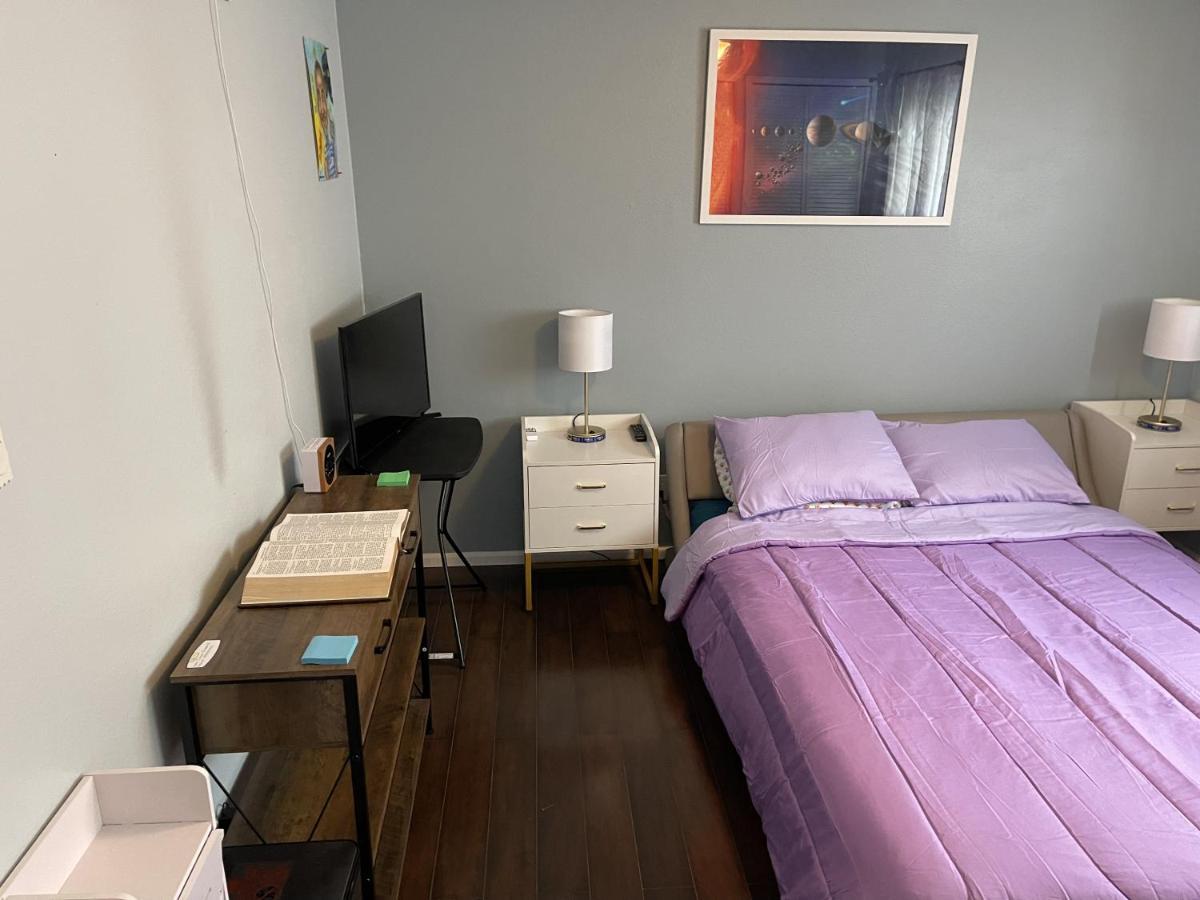 Shared Space With Private Room In Beautiful Lakefront Apartment 联邦路 外观 照片